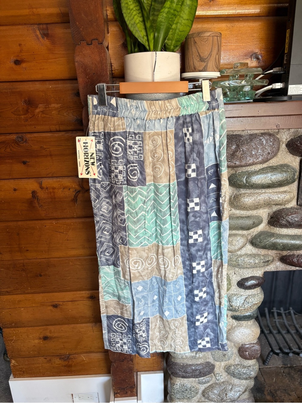 Vintage 90s New Horizons Made in Canada Abstract Rayon Midi Skirt 11